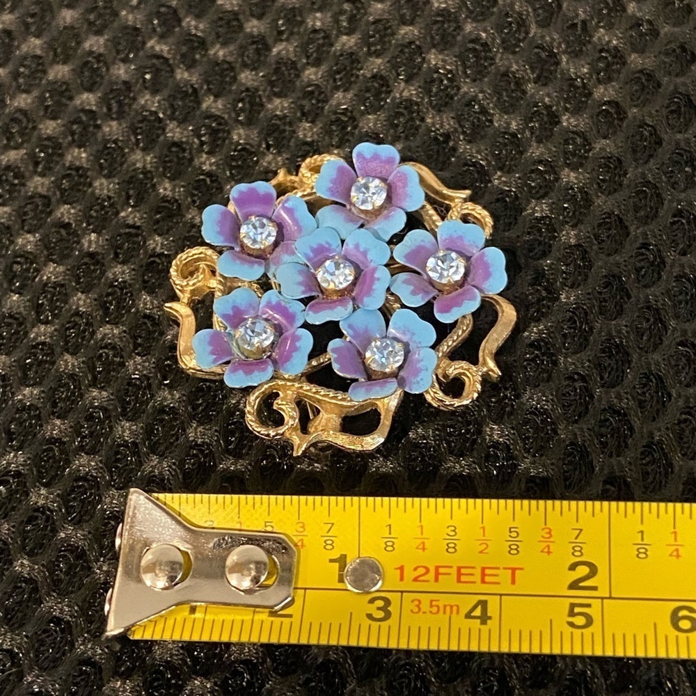 Forget-me-Not Signed Avon Brooch Pin Blue Flowers
Love Blossoms - Picture 9 of 9